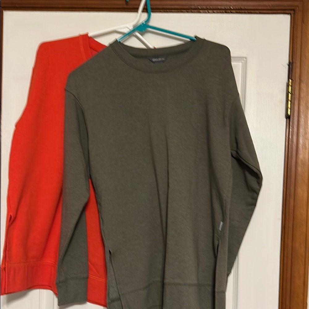 Eddie Bauer set of 2 LIKE NEW SIZE XS Sweatshirts